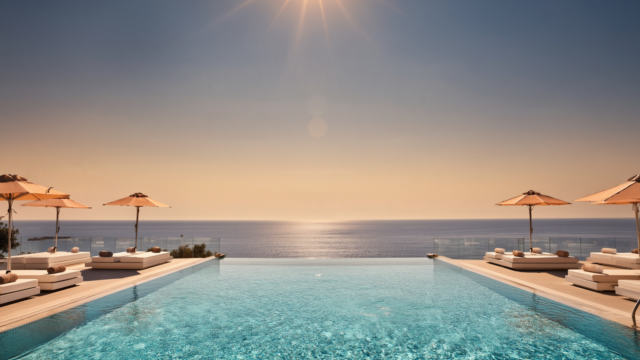 Luxury_infinity_pool-scaled-135.png